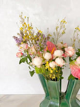 تحميل الصورة إلى عارض المعرض، Emperor Vase with Floral Arrangement 
