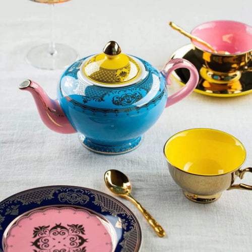 Charming Alice Teapot 